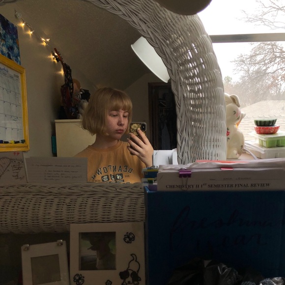 Meet your Posher, Hannah - Picture 4 of 7